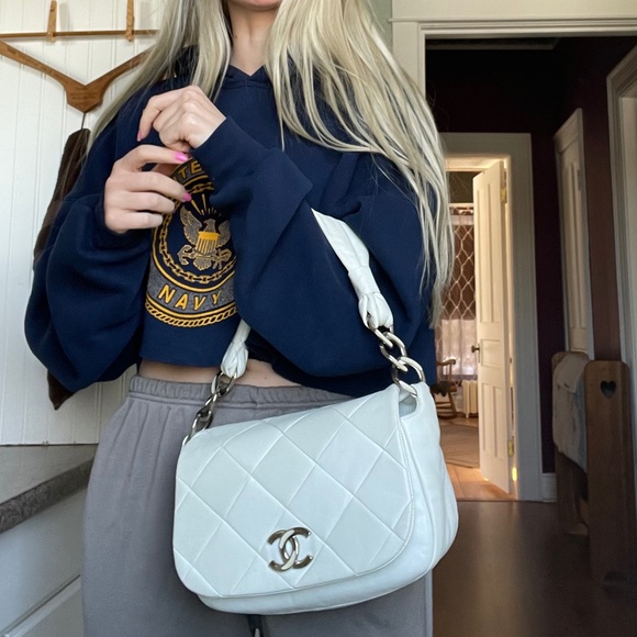 Authentic Chanel flap bag pillow white cream - Picture 6 of 17